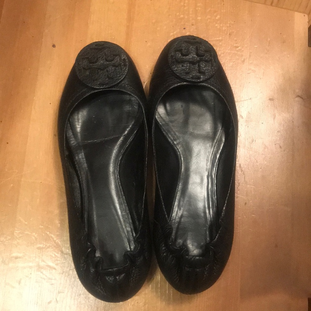 Tory Burch Reva flats. Please see photos.